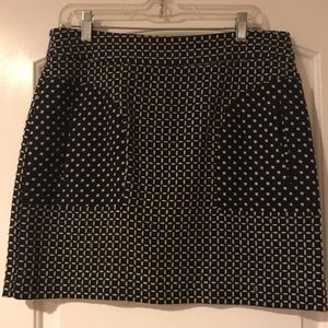 Black & beige patterned mini skirt
